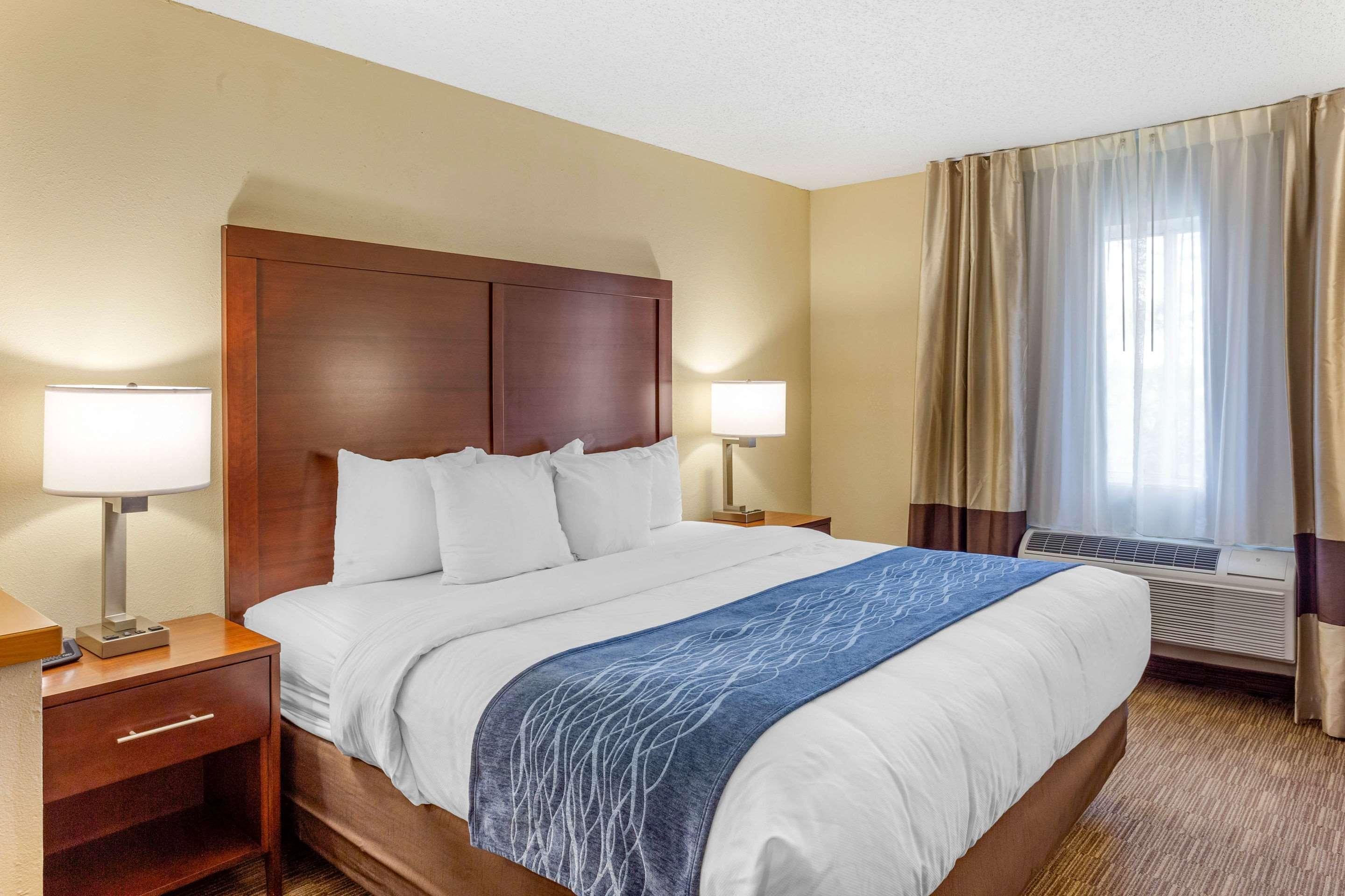 Comfort Inn Rockford Near Casino District Экстерьер фото