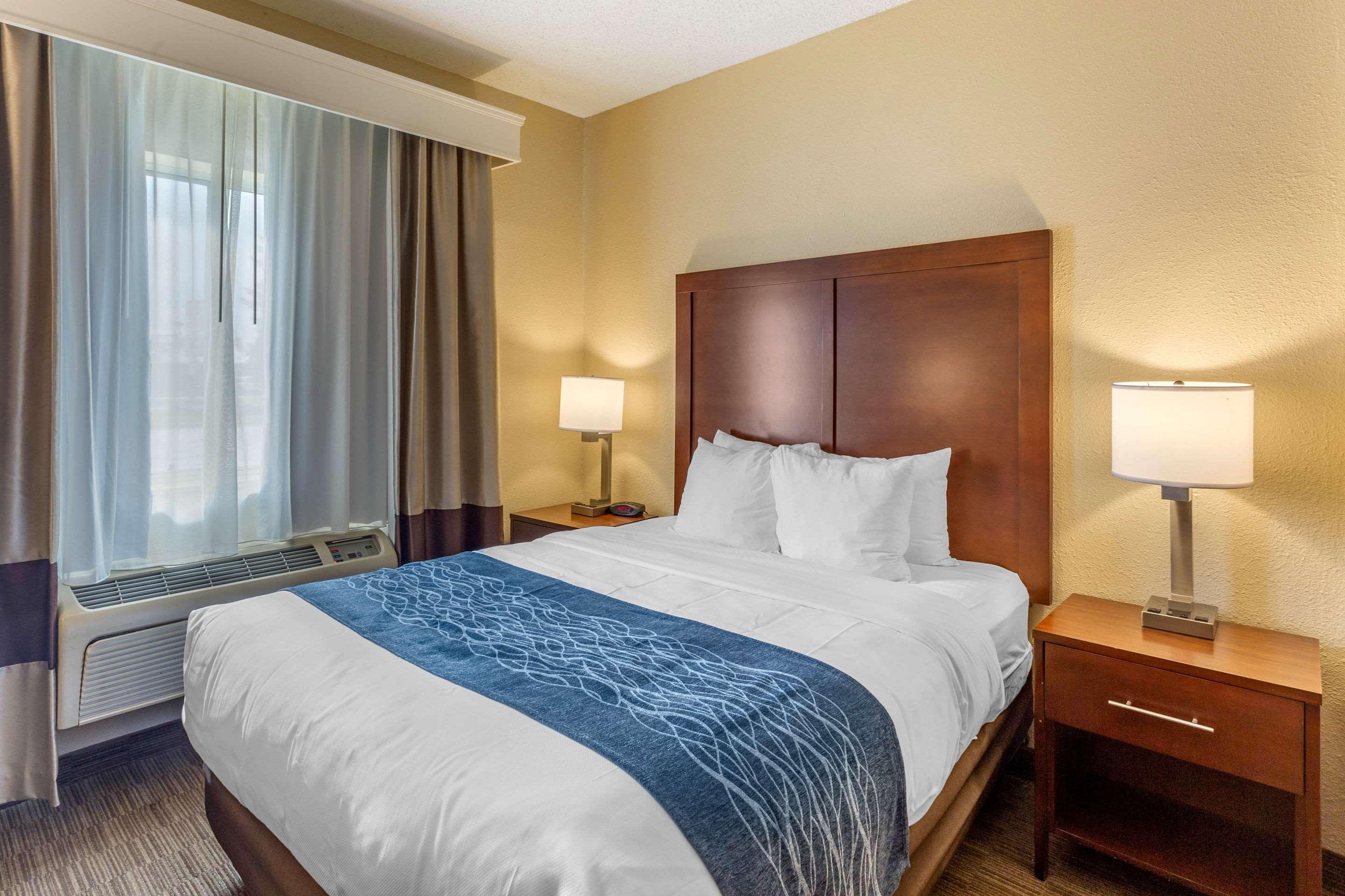 Comfort Inn Rockford Near Casino District Экстерьер фото