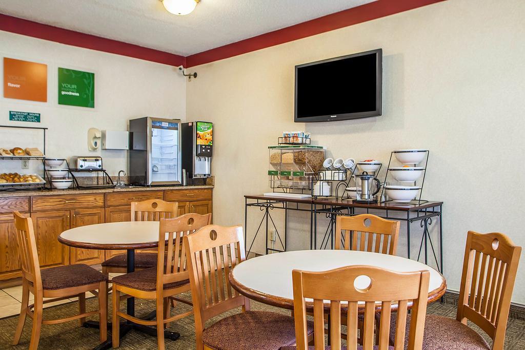 Comfort Inn Rockford Near Casino District Экстерьер фото