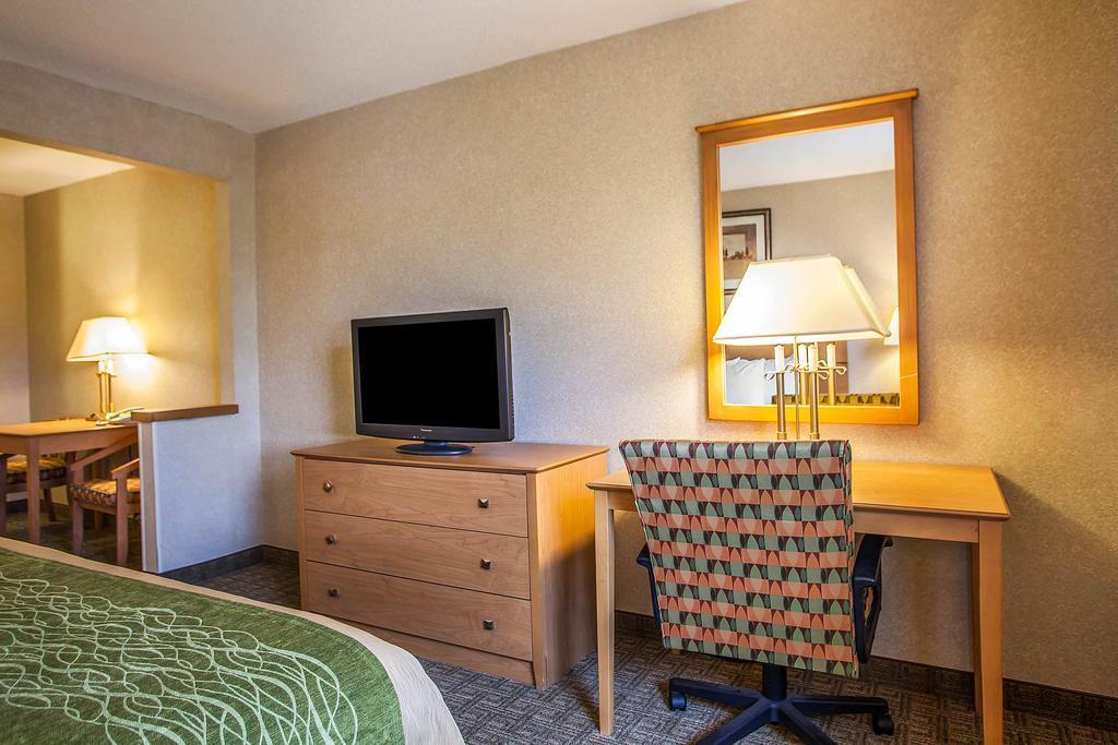 Comfort Inn Rockford Near Casino District Экстерьер фото