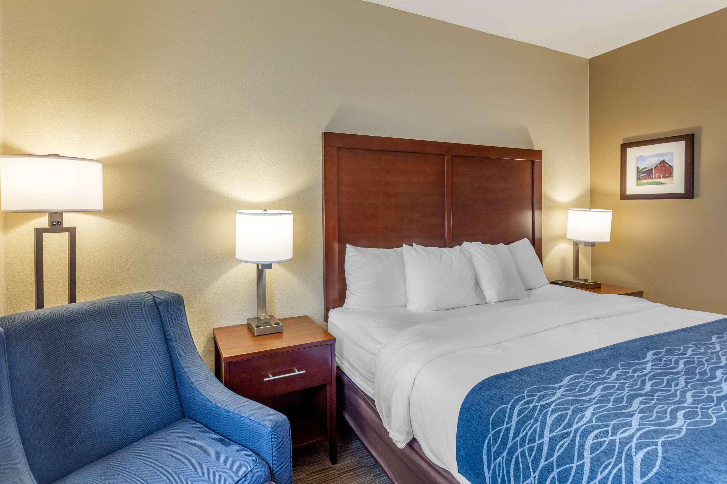 Comfort Inn Rockford Near Casino District Экстерьер фото