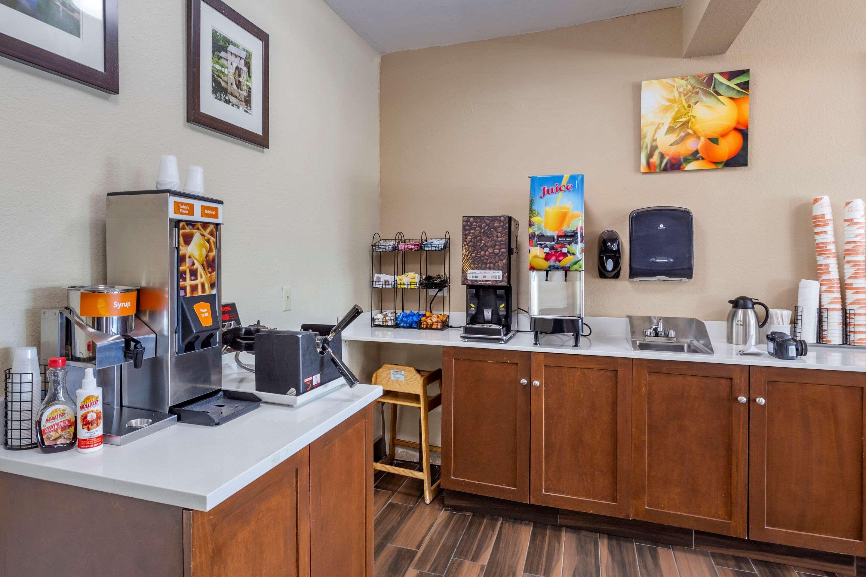 Comfort Inn Rockford Near Casino District Экстерьер фото