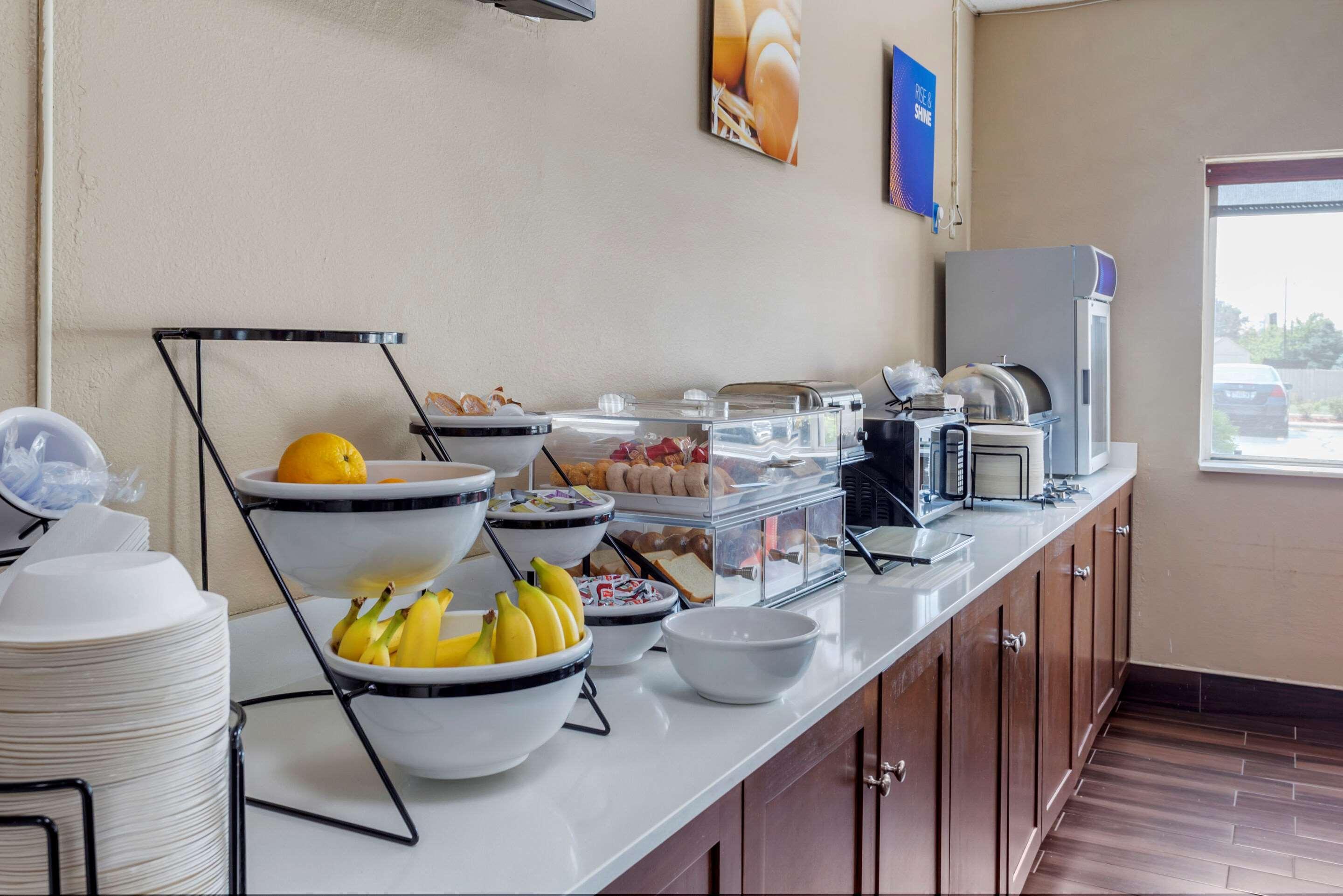 Comfort Inn Rockford Near Casino District Экстерьер фото