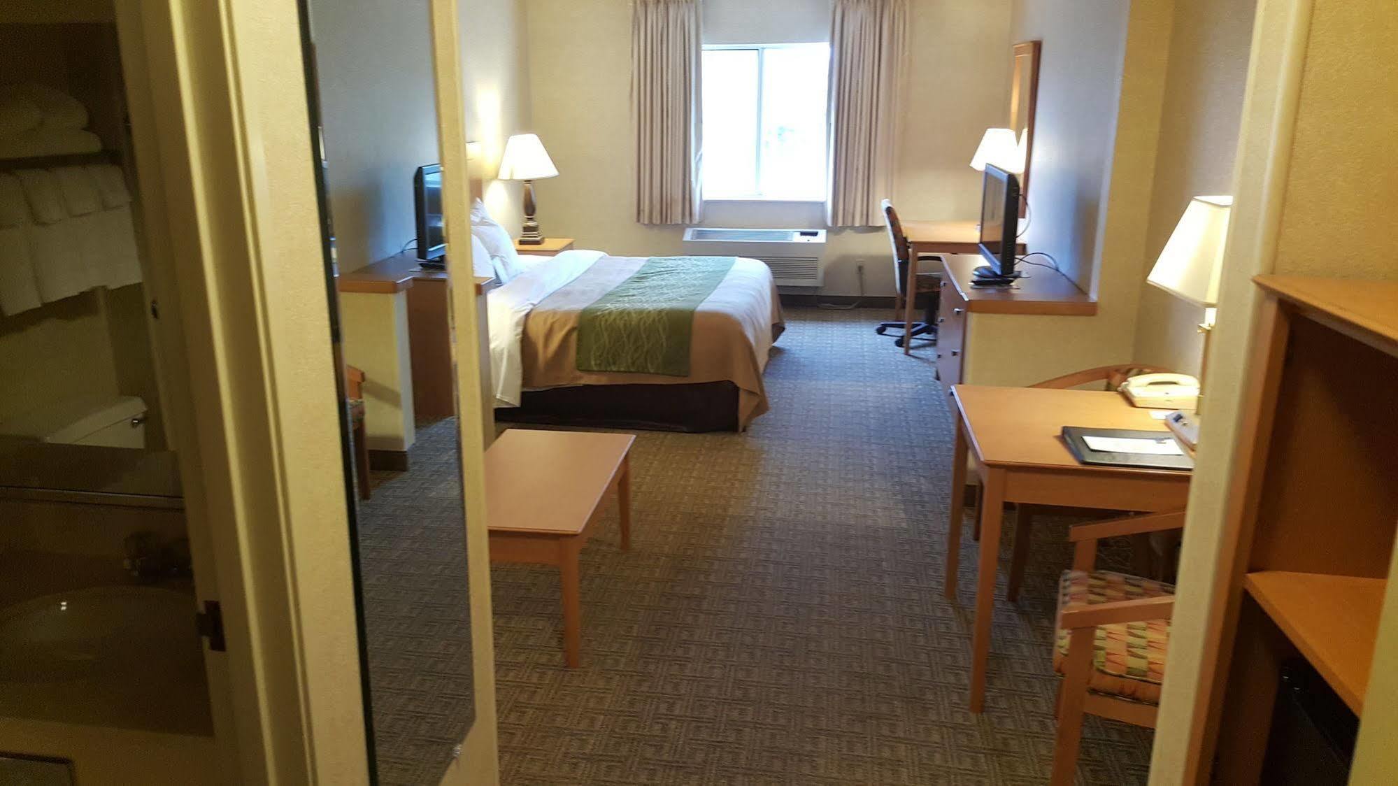 Comfort Inn Rockford Near Casino District Экстерьер фото