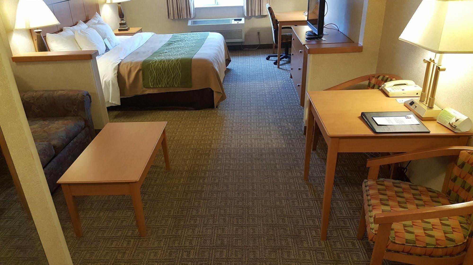 Comfort Inn Rockford Near Casino District Экстерьер фото